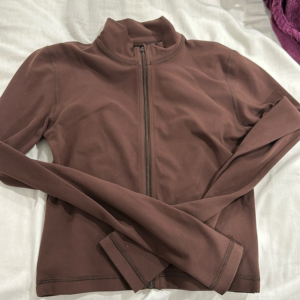Aritzia tnaction tnabutter limit zip longsleeve